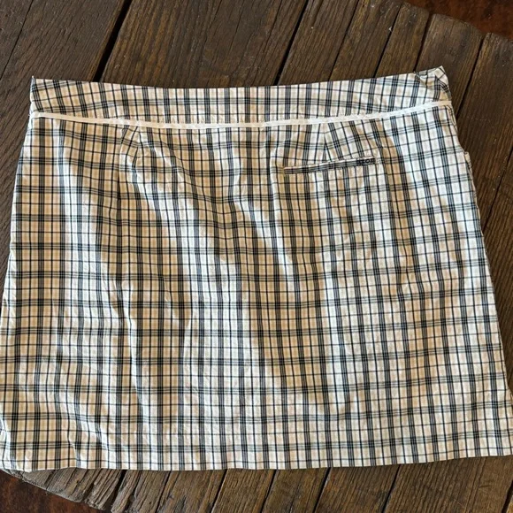 IZOD GOLF Skort Skirt Shorts Cream, Beige & Black Plaid Womens Size 16 - Picture 9 of 13
